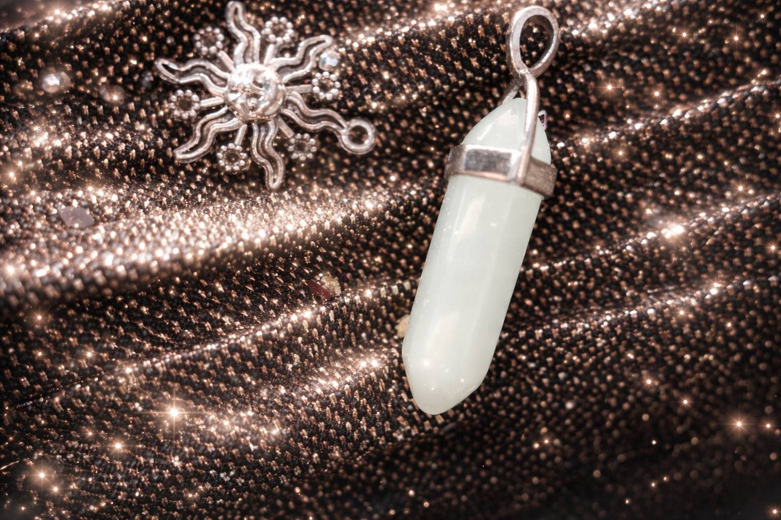 Pendentif hexagonale et son cordon - Image 2